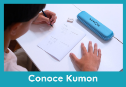 Material de Kumon sobre la mesa y las manos de un alumno haciendo la tarea como parte de la rutina Kumon-Bolivia
